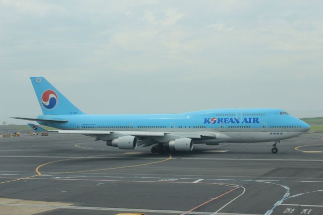 Boeing 747-200 (HL7498)