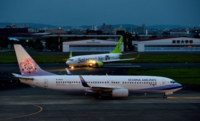 Boeing 737-800 (B-18610) - china airlines