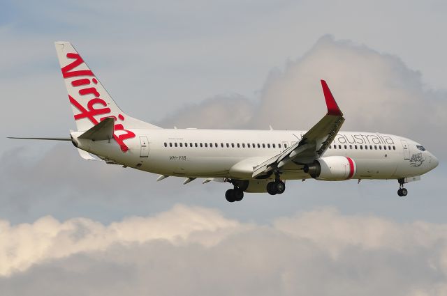 Boeing 737-800 (VH-YIB)