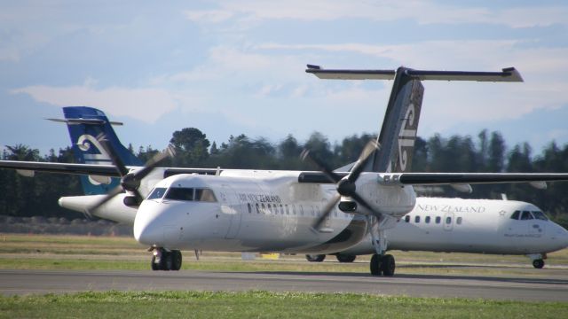 de Havilland Dash 8-300 (ZK-NES)