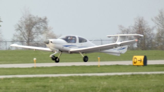 Diamond Star (N568CA) - Diamond DA-40 N568CA Departing KGVQ (Genesee County) on Runway 28