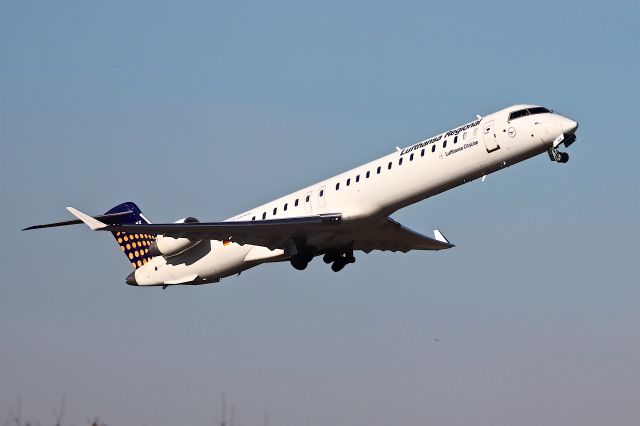 Canadair Regional Jet CRJ-900 (D-ACNX)