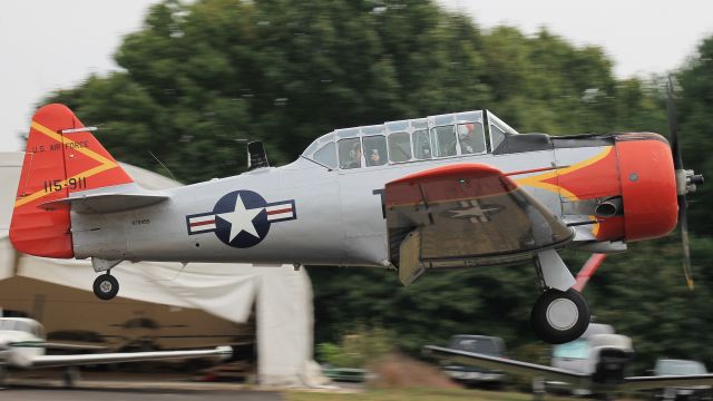 North American T-6 Texan (N7649S) - Low pass over the runway during the 2022 Simsbury Fly-In.