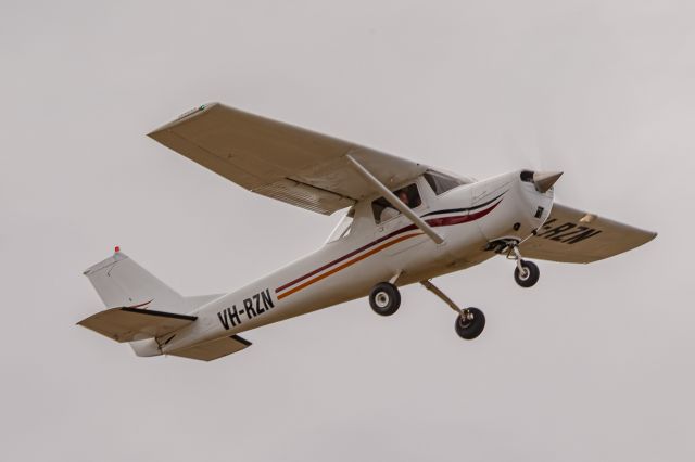 Cessna Commuter (VH-RZN)