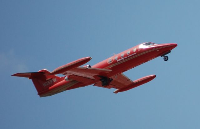 Learjet 25 (N25PW) - Taken at KFXE, It was the last day it was flown by Trinity Air Ambulance