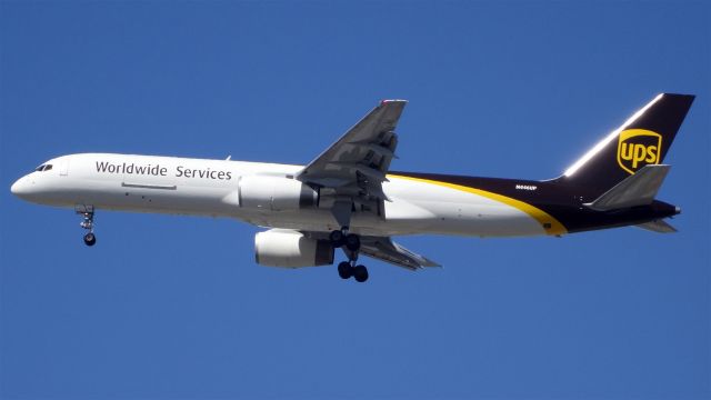 Boeing 757-200 (N446UP) - N446UP United Parcel Service (UPS) Boeing 757-200PF - cn 27735 / ln 649br /First Flight * Nov 1994br /Age 20.6 Yearsbr /18-Jun-2015 B752/Z Des Moines Intl (KDSM) San Jose Intl (KSJC) 15:03 CDT 16:24 PDT 3:21