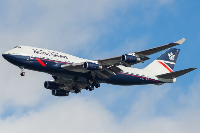 Boeing 747-400 (G-BNLY)