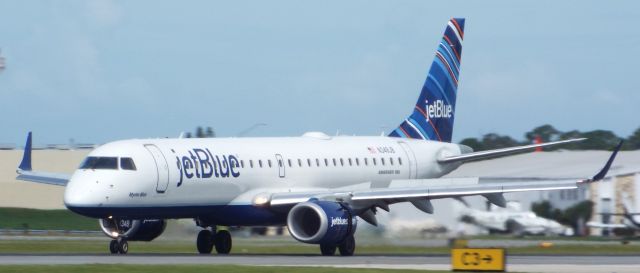 Embraer ERJ-190 (N348JB) - "Mystic Blue" on arrival at SRQ.