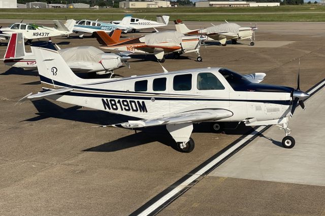 Beechcraft Bonanza (N819DM)