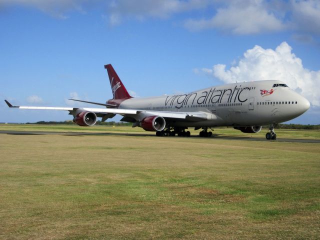 Boeing 747-400 (G-VAST)