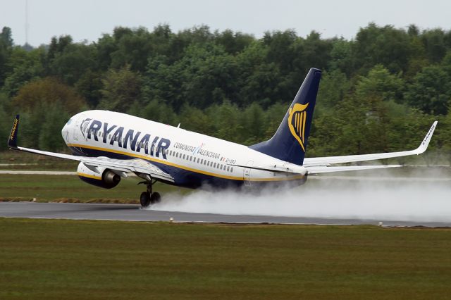 Boeing 737-800 (EI-DPZ)