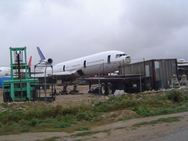 McDonnell Douglas DC-10 — - SCRAPPED