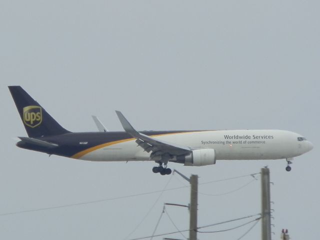 BOEING 767-300 (N312UP)