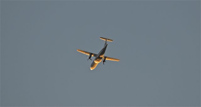 Aerospatiale ATR-42-300 (XA-TIC) - Leaving México City at dusk.....