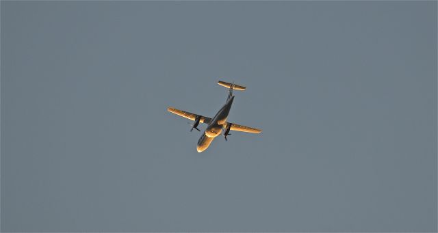 Aerospatiale ATR-42-300 (XA-TIC) - Leaving México City at dusk.....