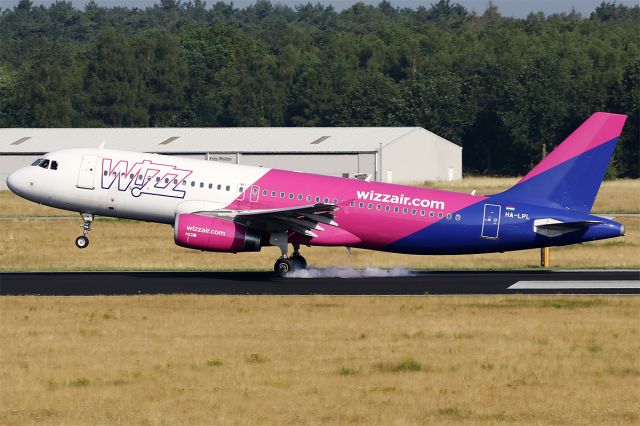 Airbus A320 (HA-LPL)