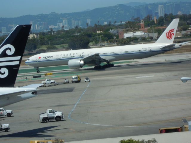 BOEING 777-300 — - AIR CHINA 777-300 LAX