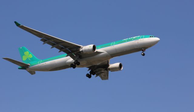 Airbus A330-300 (EI-ELA)