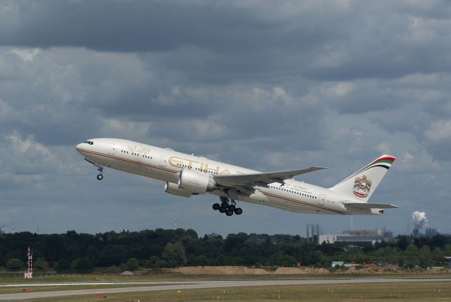 Boeing 777-200 (A6-LRB) - Etihad Airways B777-237LR cn36301