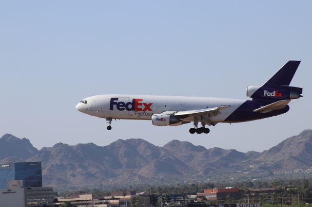 McDonnell Douglas DC-10 (N319FE)