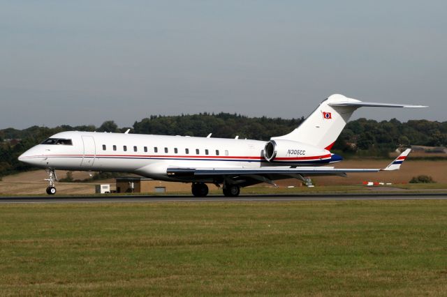 Bombardier Global Express (N305CC) - Touching down on rwy 26 on 10-Oct-08 arriving from LFPB.