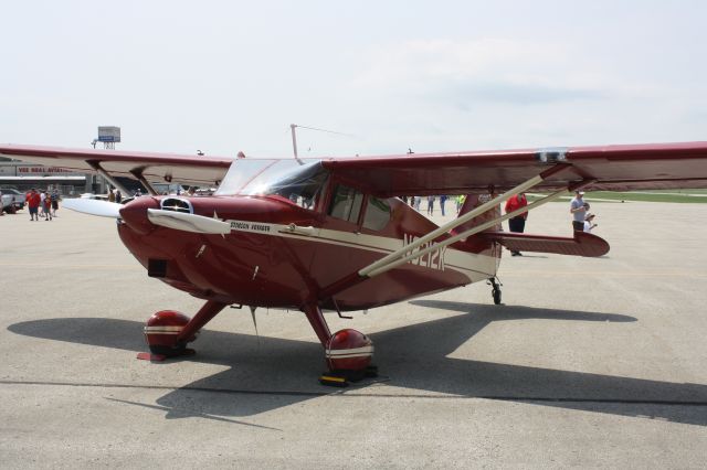 N8212K — - Stinson Voyager