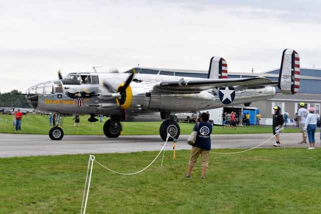 North American TB-25 Mitchell (NL1042B) - God & Country! Taxiing out for departure in the drizzle. 09-04-21