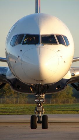 BOEING 757-300 (N590NW)