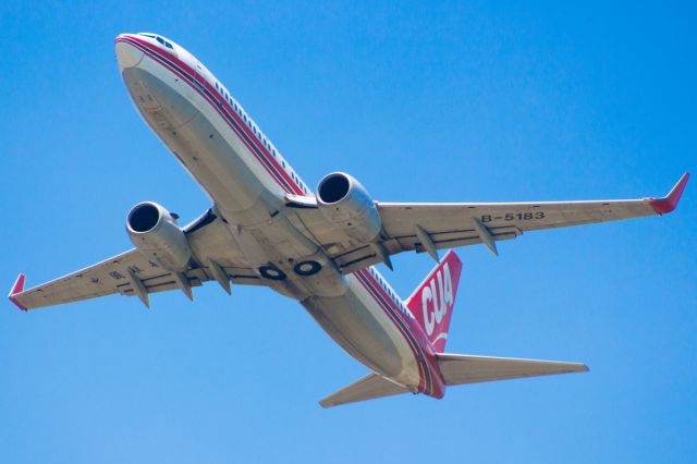 Boeing 737-800 (B-5183)