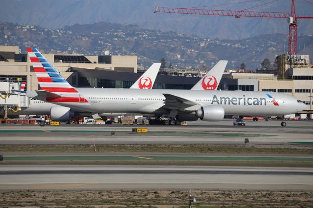 BOEING 777-300ER (N732AN)