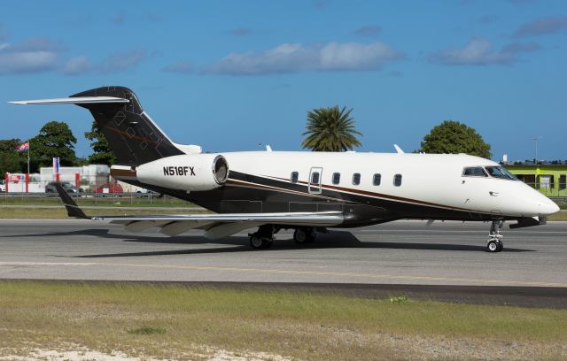 Bombardier Challenger 300 (N518FX)