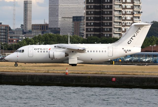 Avro Avroliner (RJ-85) (EI-RJN)