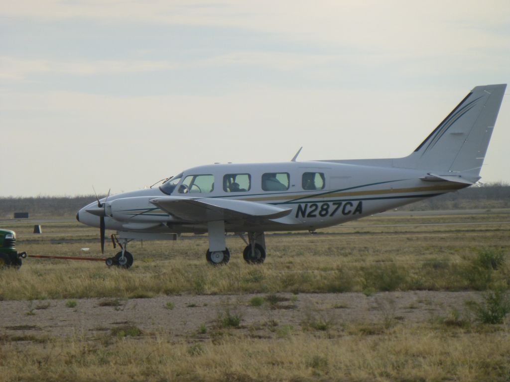 Piper Navajo (N287CA)