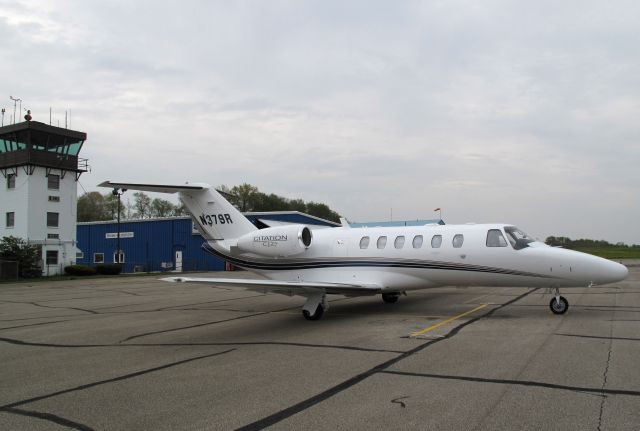 Cessna Citation CJ2+ (N379R) - Great people and friendly staff at Moore Aviation! The aircraft is part of the fleet of Citation CJ2s of RELIANT AIR. RELIANT AIR has the lowest fuel price on the Danbury (KDXR) airport.