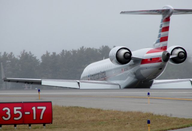 Canadair Regional Jet CRJ-700 (N712PS)