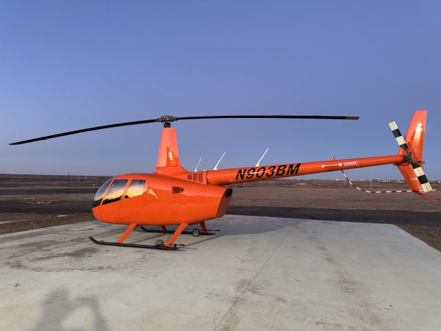 Robinson R-66 (N903BM)