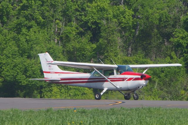 Cessna Skyhawk (N5163D)