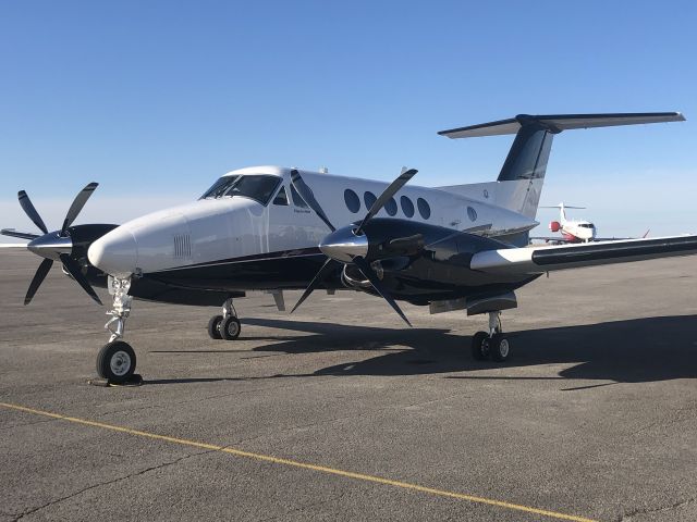 Beechcraft Super King Air 200 (N16CM)