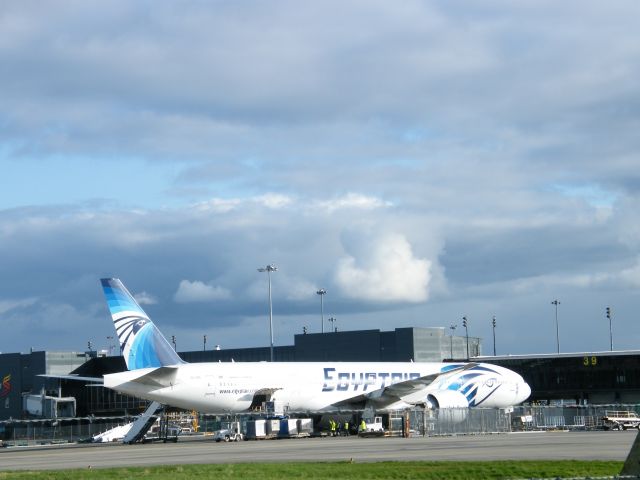 Boeing 777-200 (SU-GDL) - SU GDL B777-300ER MSR 985 DIVERTED TO EINN 05/03/2012 WITH TECH PROB