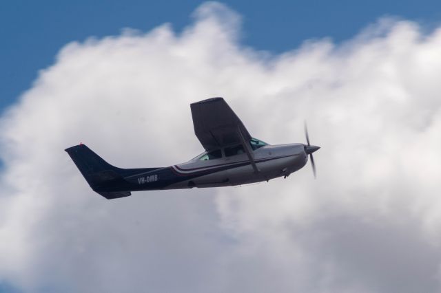 Cessna Skylane (VH-DMB)