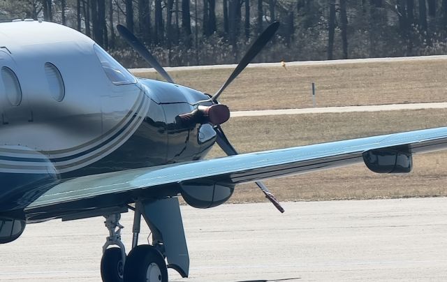 Pilatus PC-12 (N207ST) - N207ST taxiing at KOXB