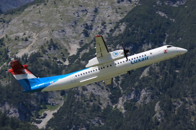 de Havilland Dash 8-400 (LX-LGG)