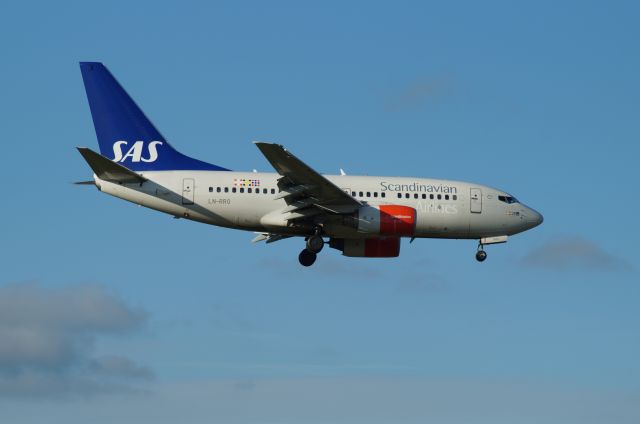 BOEING 737-600 (LN-RRO)