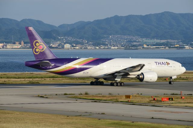 Boeing 777-200 (HS-TJW)