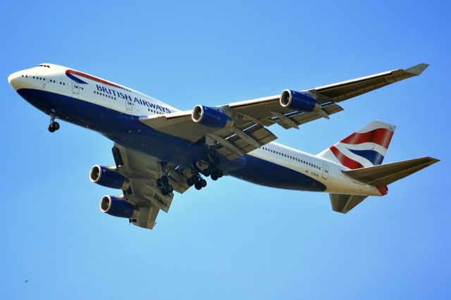 Boeing 747-400 (G-BYGC) - On approach to London Heathrow, over Windsor Castle. Wed.5th June 2013.