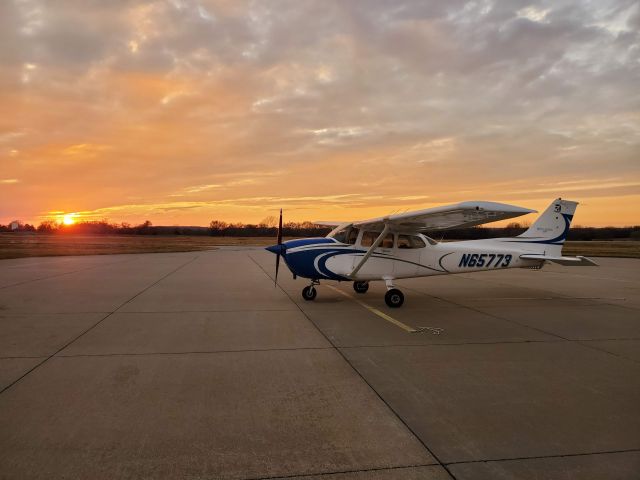 Cessna Skyhawk (N65773) - Parked at K81 for some BBQ