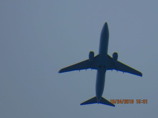 Boeing 737-800 (N907NN) - American Airlines on a maintenance flight over Southeastern Kansas performing a stall test. I think anyways. It was down to 150 mph then they put the power to it. Sounded great.