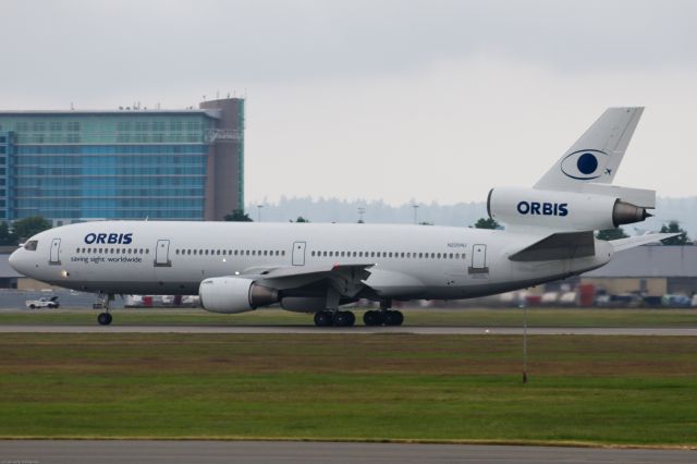 McDonnell Douglas DC-10 (N220AU)