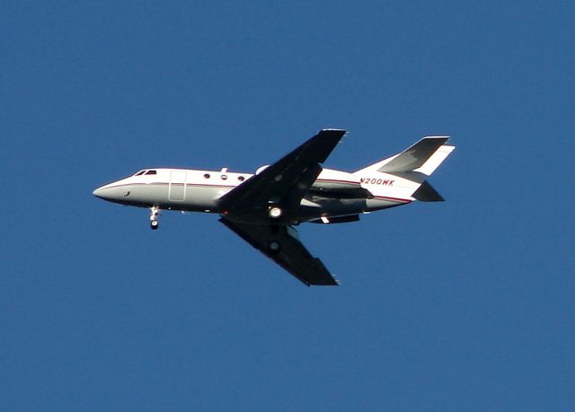 Dassault Falcon 20 (N200WK) - On final to KHPN