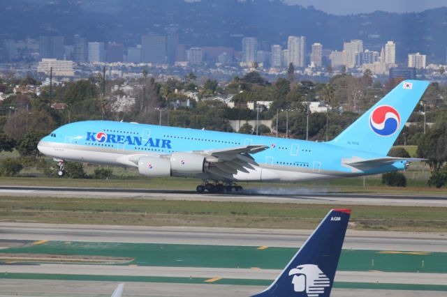 Airbus A380-800 (HL7619)